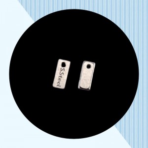 비즈팡 [S1-04-26]써지컬스틸 펜던트 미니직사각태그ST 3x7mm 무도금 (S.steel각인)