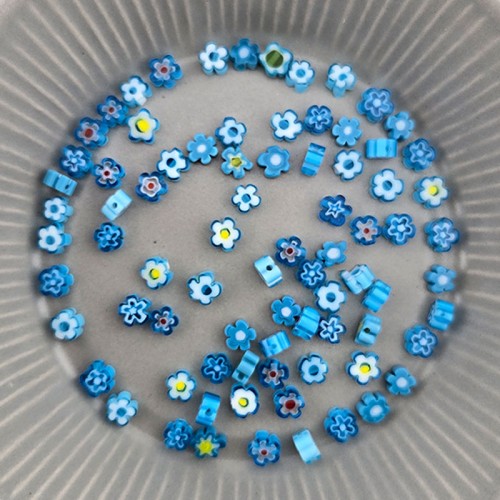 비즈팡 [J6-102-07]베네치아꽃 5.5mm(5~6mm) 아쿠아멀티 ,반줄(18cm)