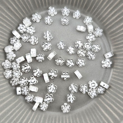 비즈팡 [J6-103-01]베네치아꽃 7mm(6.5~7.5mm) 올화이트 ,반줄(18cm)