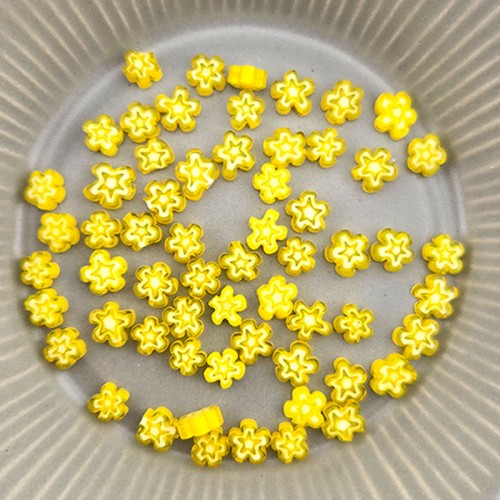 비즈팡 [J6-103-02]베네치아꽃 7mm(6.5~7.5mm) 연노랑 ,반줄(18cm)