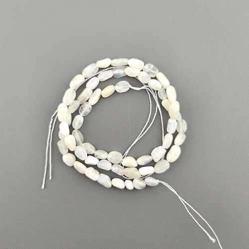 비즈팡 [J1-303-01]원석 못난이오벌 조약돌 약4x6mm 문스톤 ,반줄(약18cm)