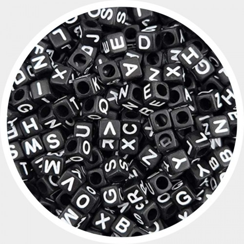 비즈팡 [PN-1-02]아크릴펜던트 사각이니셜 6mm 블랙OP(화이트알파벳) ,10g(60개)