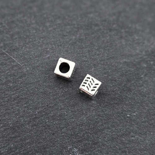 비즈팡 [PM-1-11]메탈펜던트 엔틱사각빗살론델 5x5mm (내경3mm) ,1개