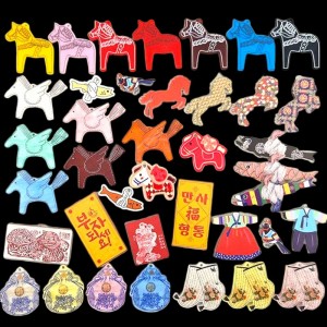 비즈팡 [PB-4-80]새해 선물하기 좋은 붉은말펜던트 색동한복 행운부적 액막이명태 (키링용) 