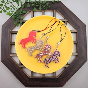 비즈팡 [DIY키링] 전통굿즈 붉은말의해 붉은말적토마키링 #붉은말키링 #적토마키링 #새해선물 #전통매듭만들기